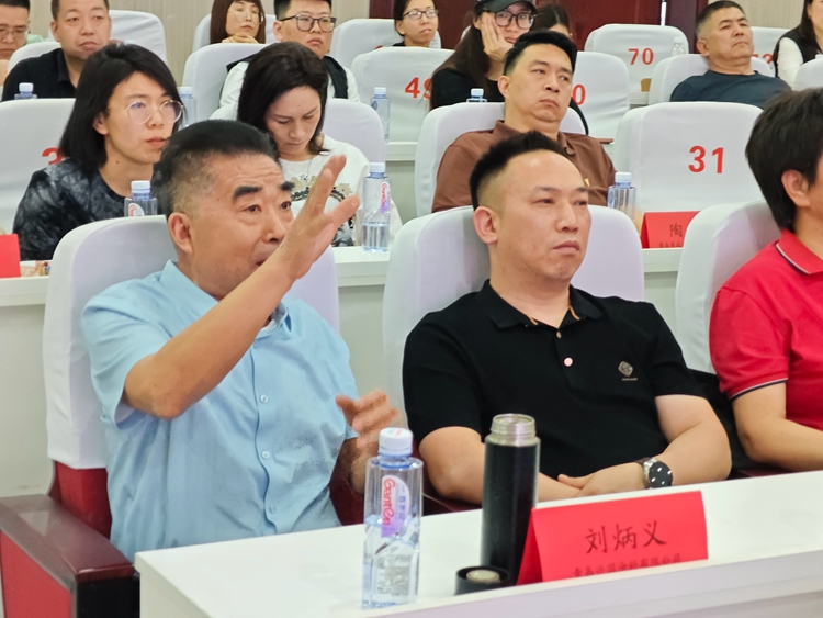 歡迎牛商匯的貴賓們蒞臨青島中邦凌電器有限公司——交流與共進